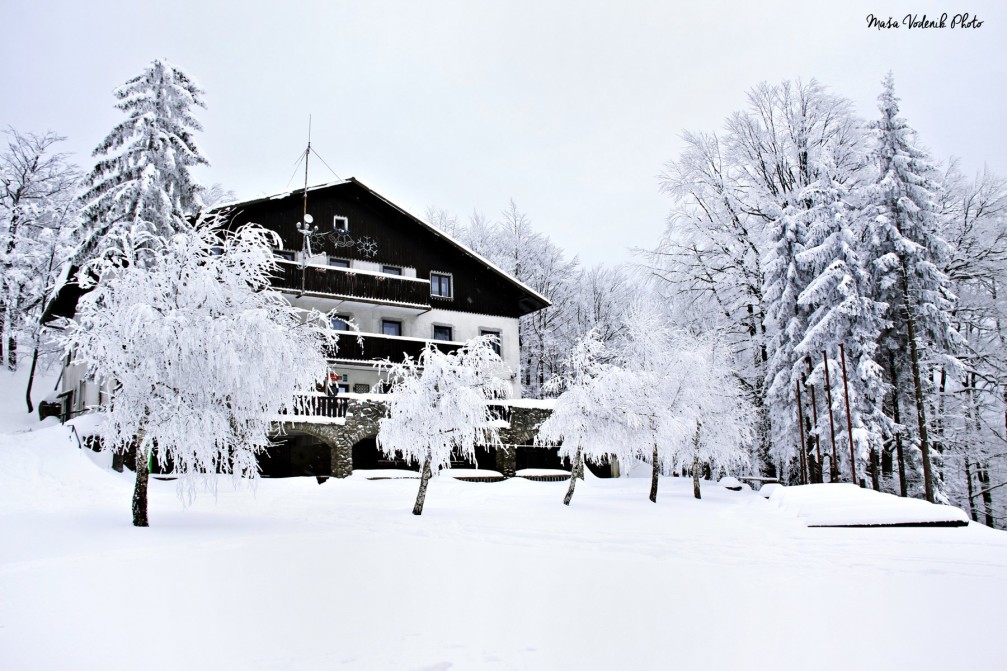 Planinski Dom Na Mrzlici mountain hut in the Sava Hills in winter