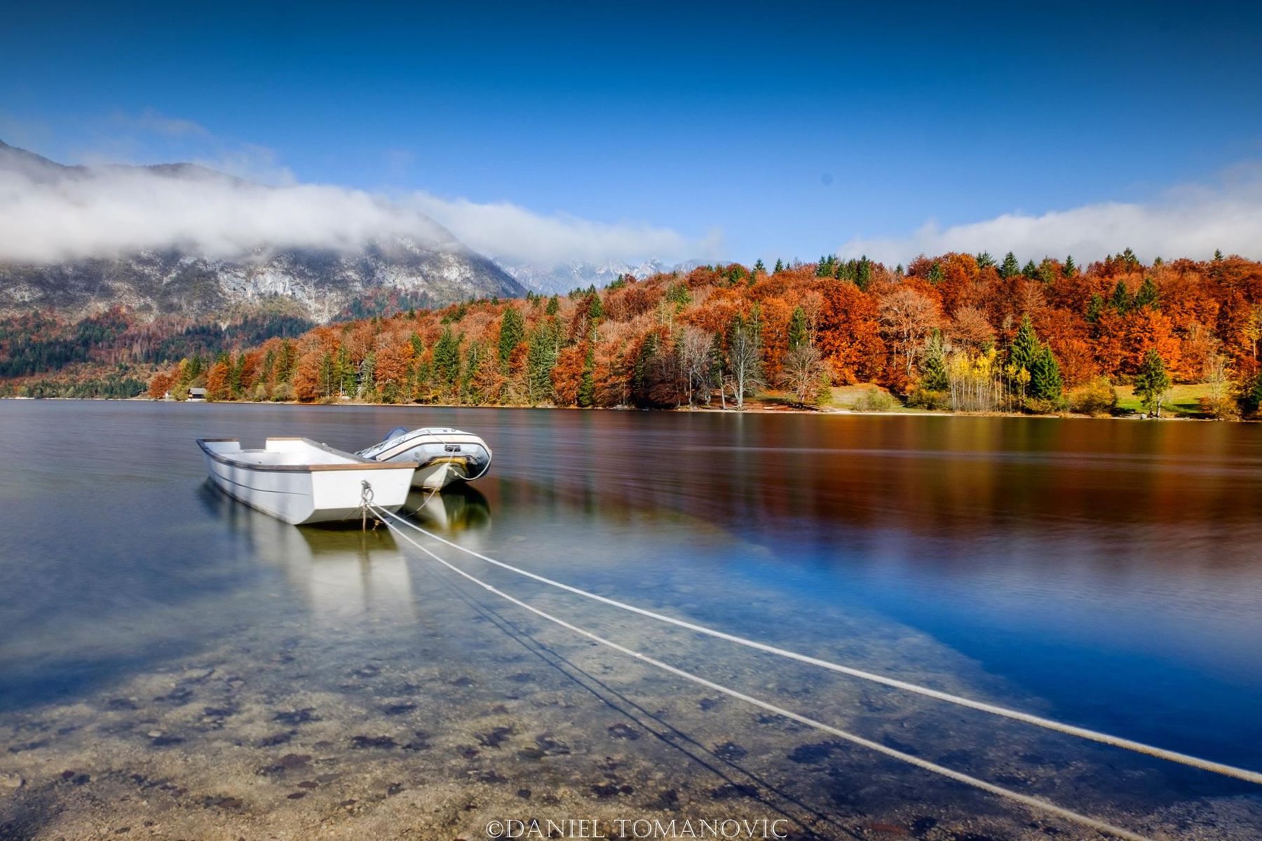 lake-bohinj-autumn-boats - TRAVELSLOVENIA.ORG – All You Need To Know To Visit Slovenia