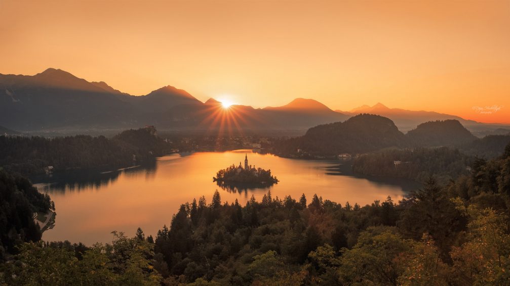 Beautiful autumn panorama of Lake Bled, Slovenia at sunrise