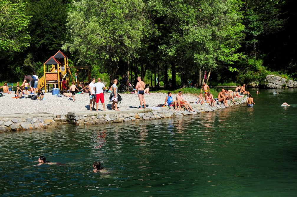 The Lajst bathing area at the confluence of the Idrijca and Bela rivers