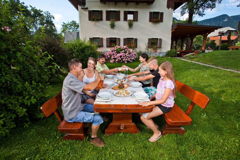 Feast at the Flander tourist farm