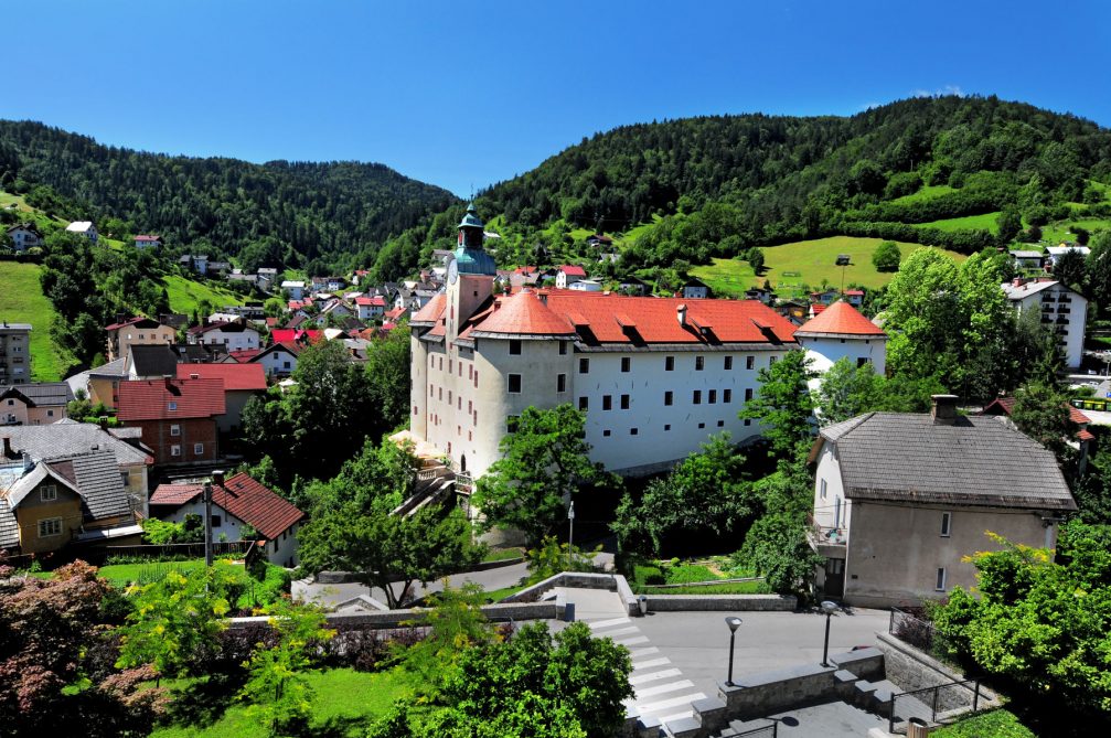 The town of Idrija and the Gewerkenegg Castle