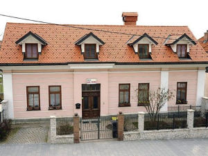 Exterior of Rooms and Apartment Cehovin in Postojna, Slovenia