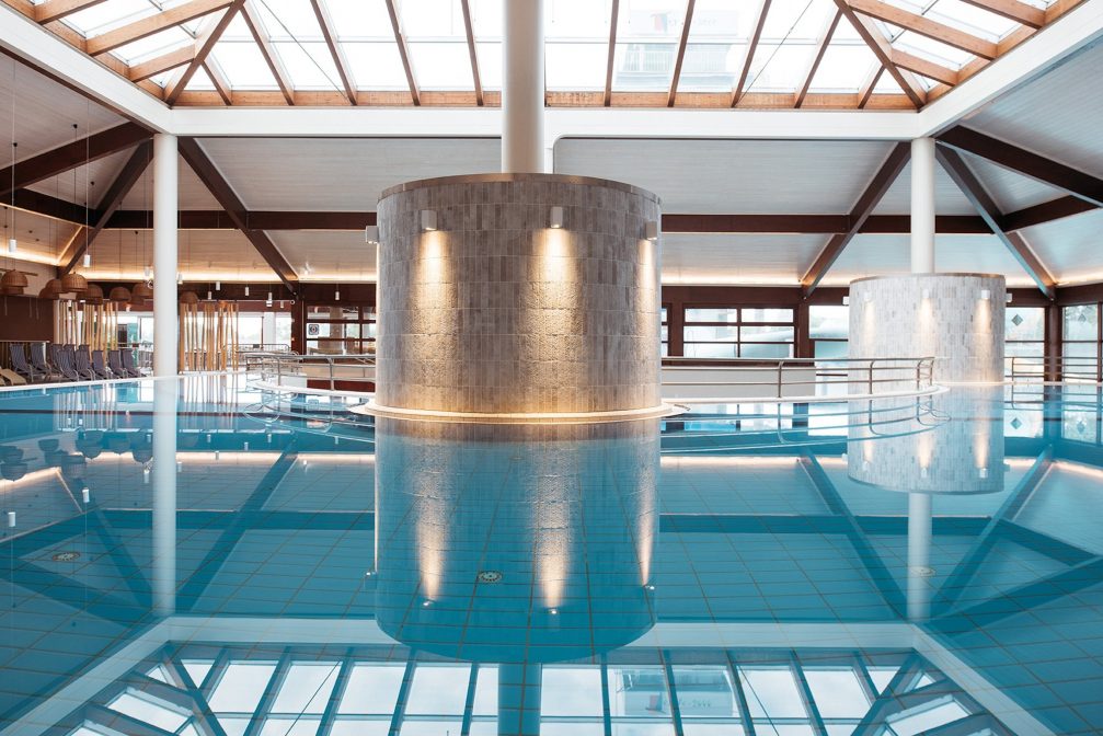 Indoor pool with thermal water at Terme 3000 Thermal Bath Complex in Moravske Toplice