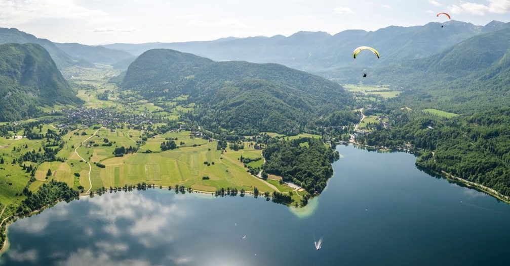 Tandem paragliding in Bohinj in Slovenia