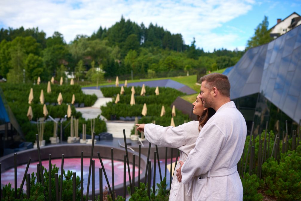 A couple outside at Wellness Orhidelia in Terme Olimia Thermal Spa