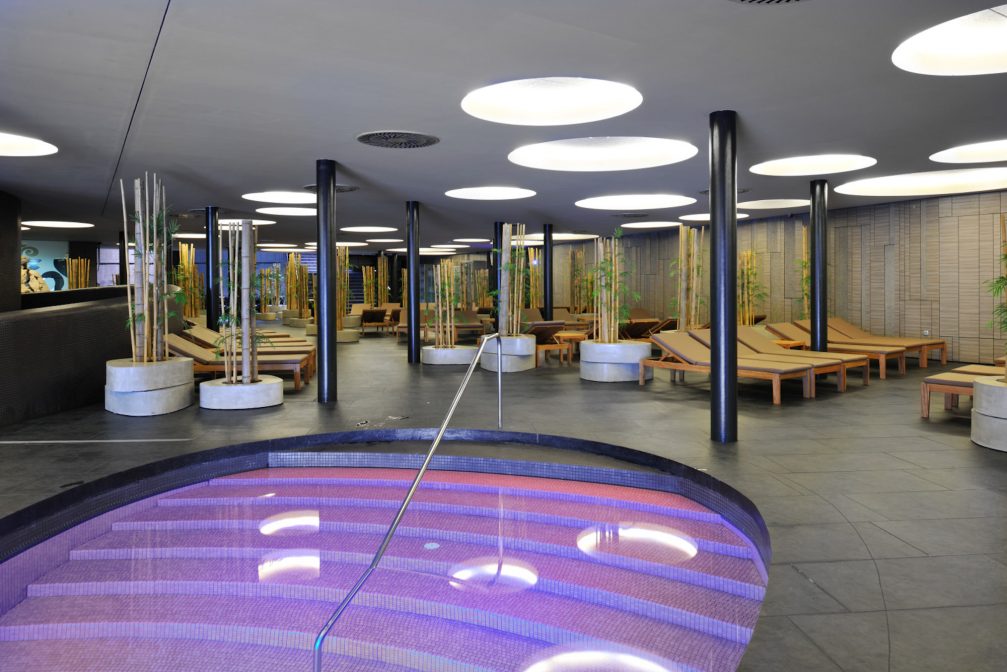 Indoor pool at Wellness Orhidelia at Terme Olimia Thermal Spa in Podcetrtek